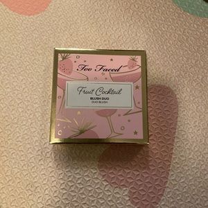 Too faced blush